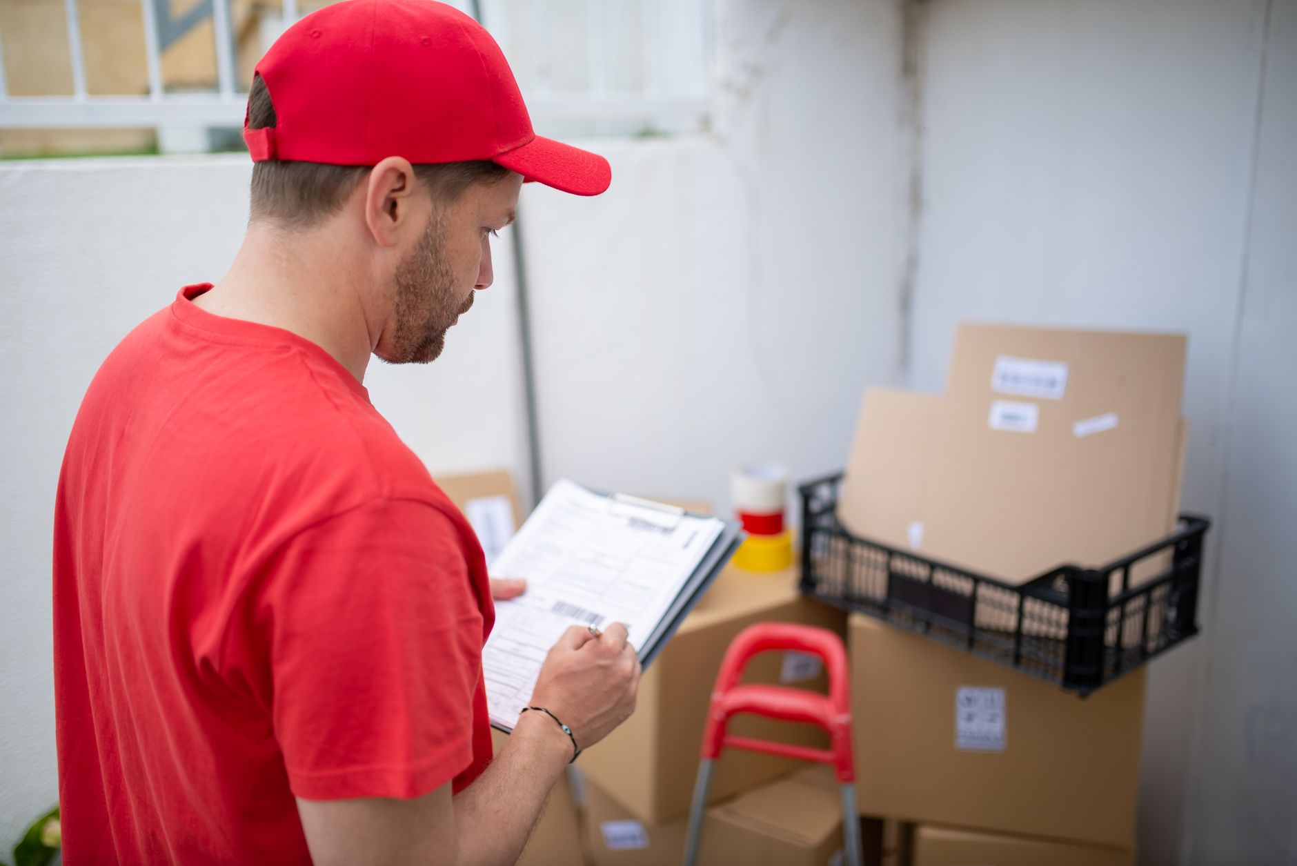 Conferência de entrega com lista de verificação na expedição